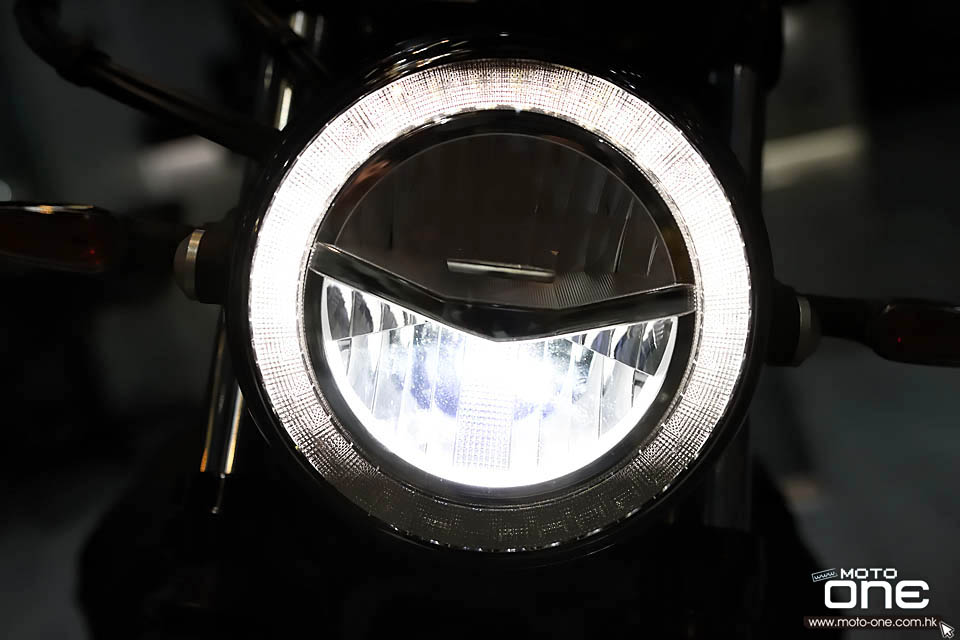 2020 Moto Guzzi V7 III Stone Night Pack