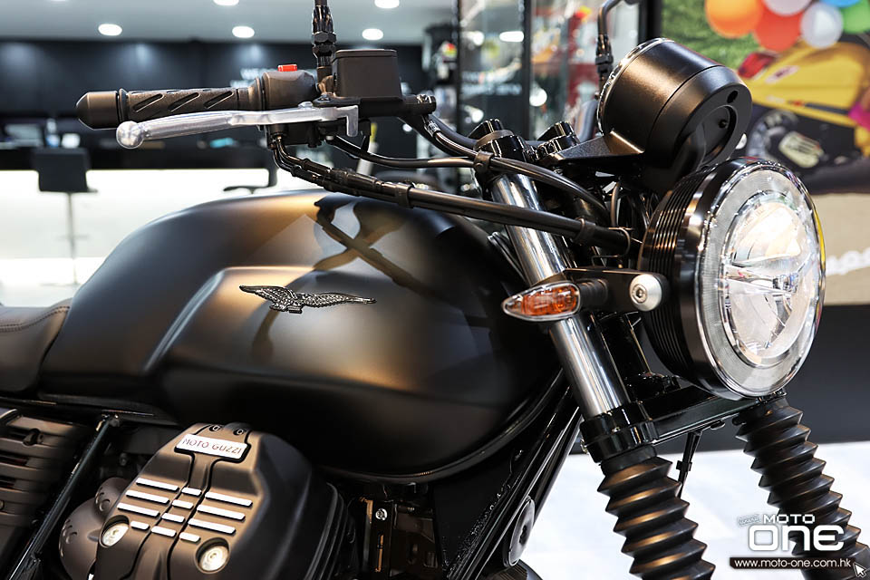 2020 Moto Guzzi V7 III Stone Night Pack
