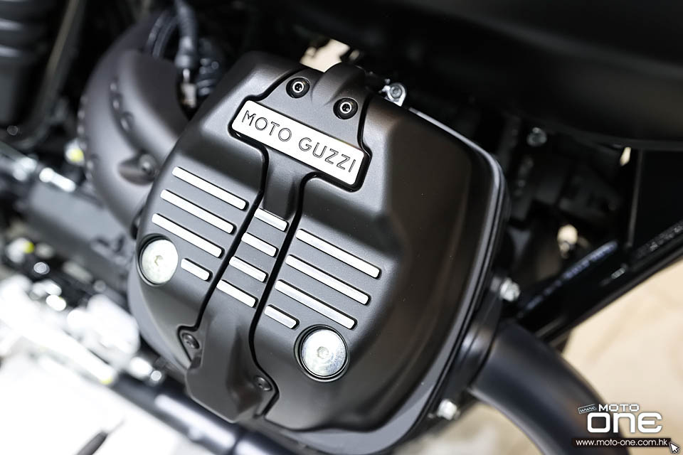 2020 Moto Guzzi V7 III Stone Night Pack