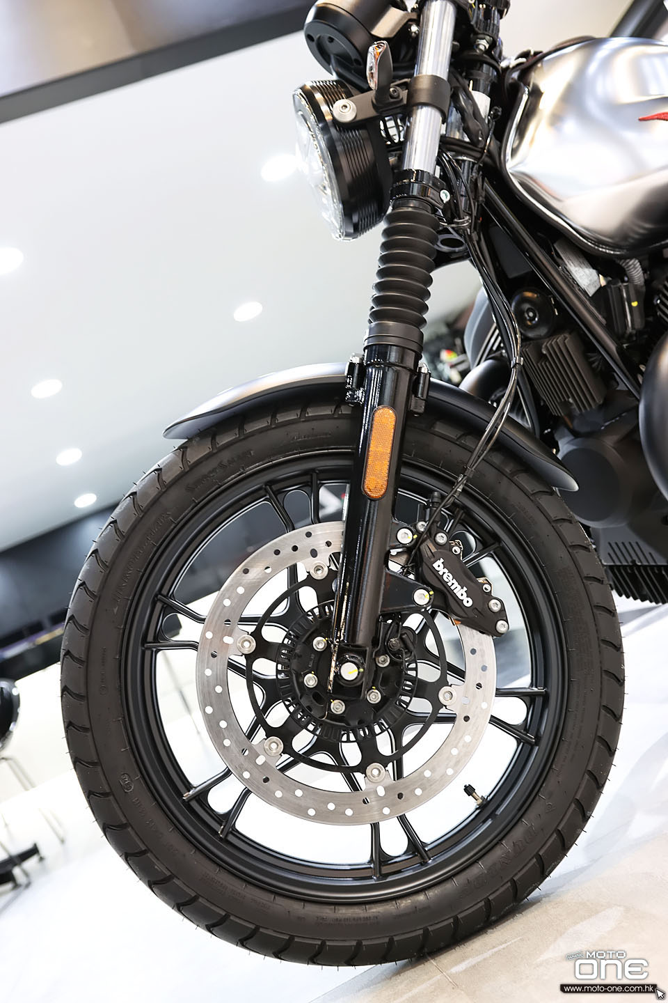 2020 Moto Guzzi V7 III Stone S
