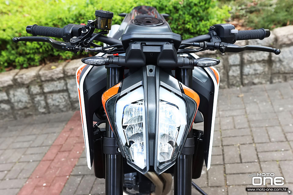 2020 KTM 890 Duke R