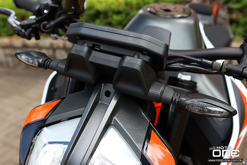 2020 KTM 890 Duke R