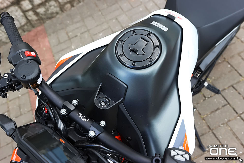 2020 KTM 890 Duke R