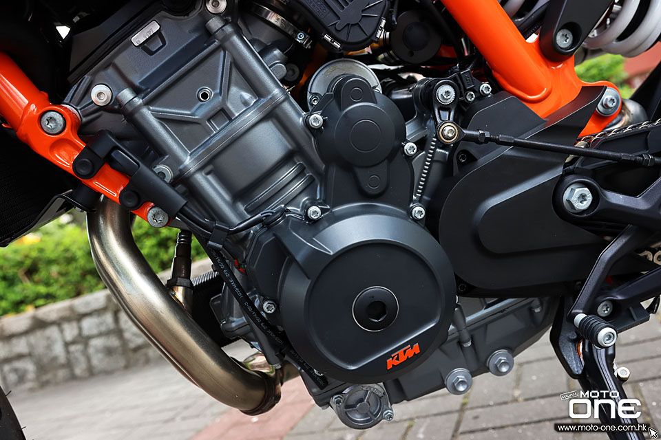 2020 KTM 890 Duke R