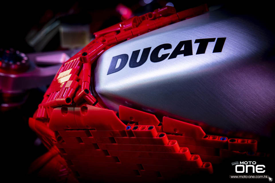 Ducati Panigale V4 R lego