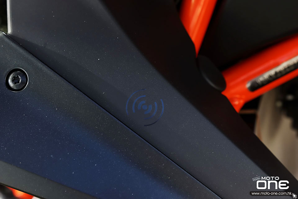 2020 KTM 1290 SUPER DUKE R