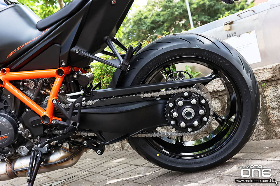2020 KTM 1290 SUPER DUKE R
