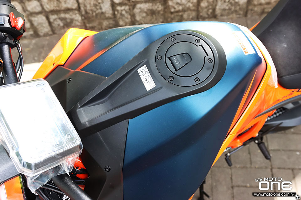 2020 KTM 1290 SUPER DUKE R