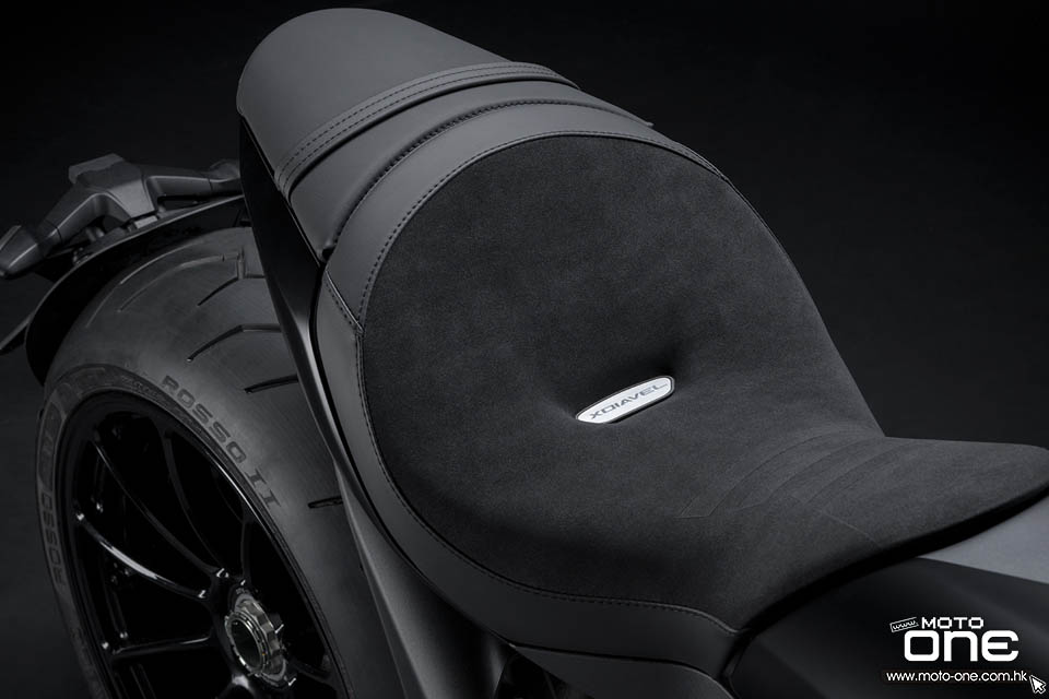 2021_DUCATI_XDiavel