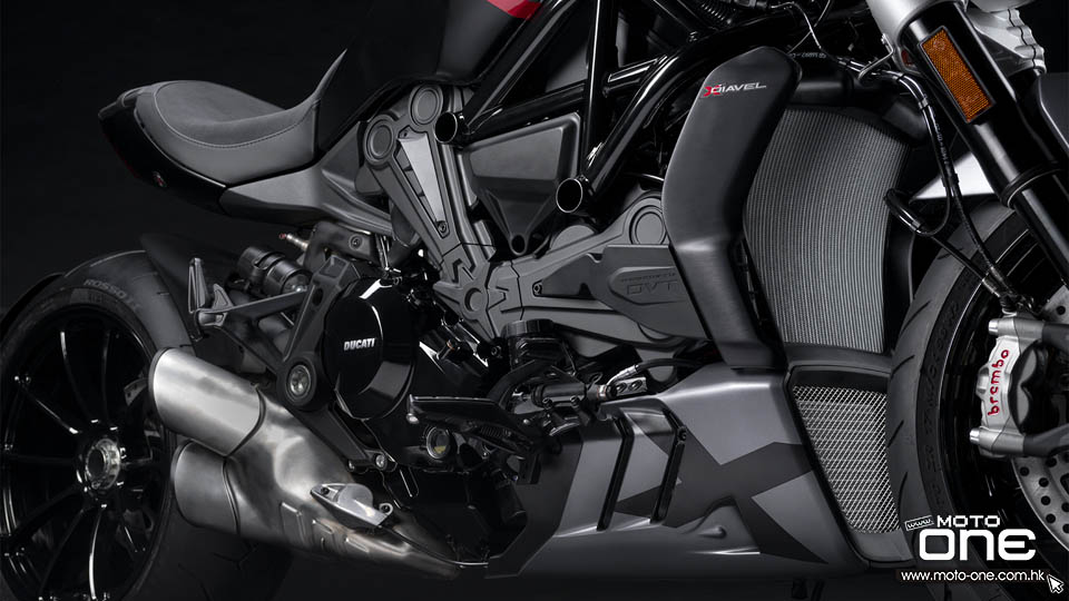 2021_DUCATI_XDiavel