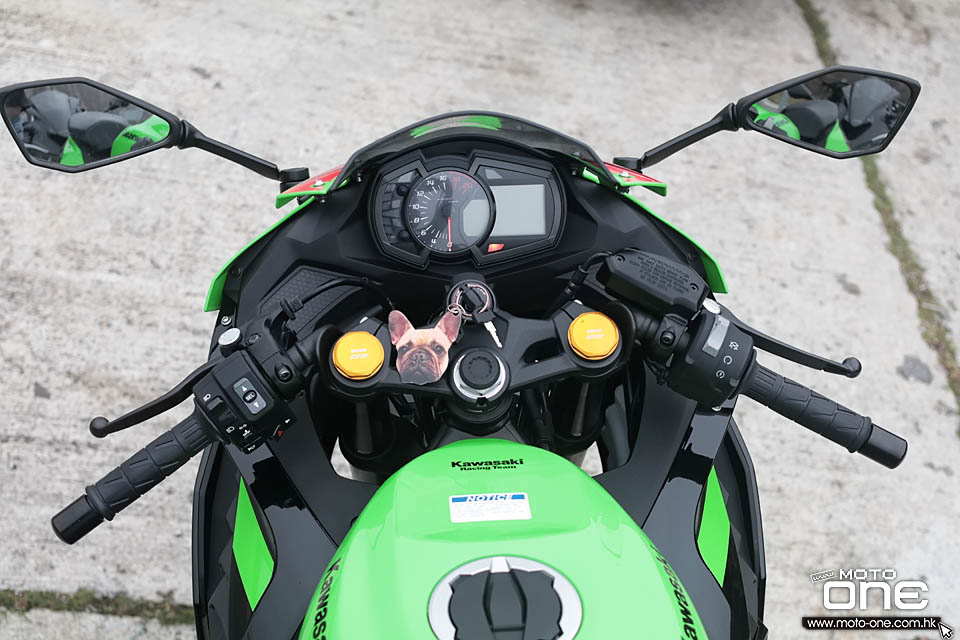 2021 KAWASAKI ZX-25R RIDING