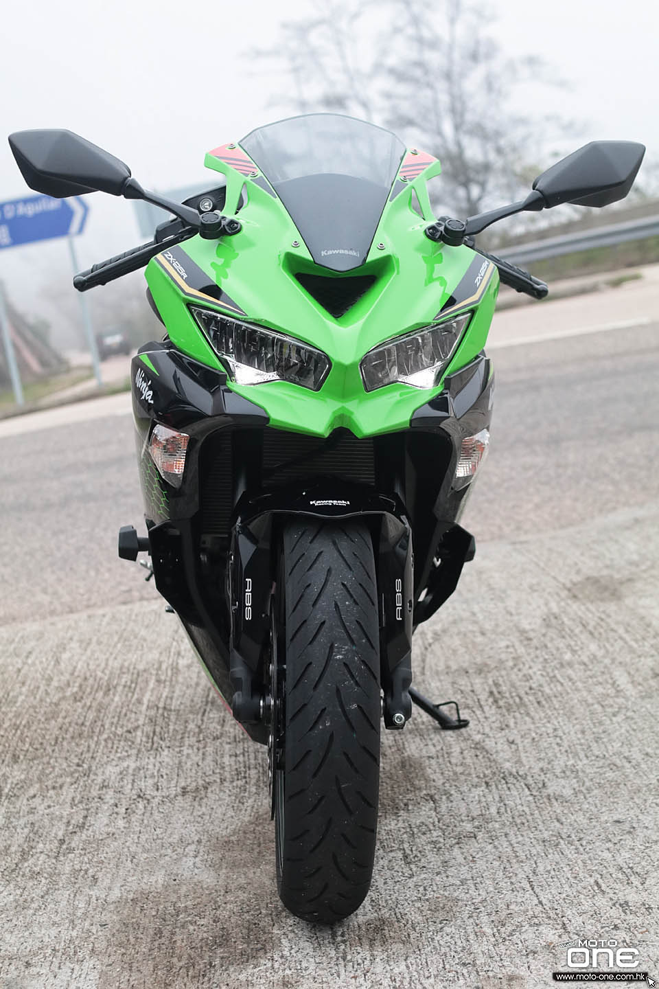 2021 KAWASAKI ZX-25R RIDING