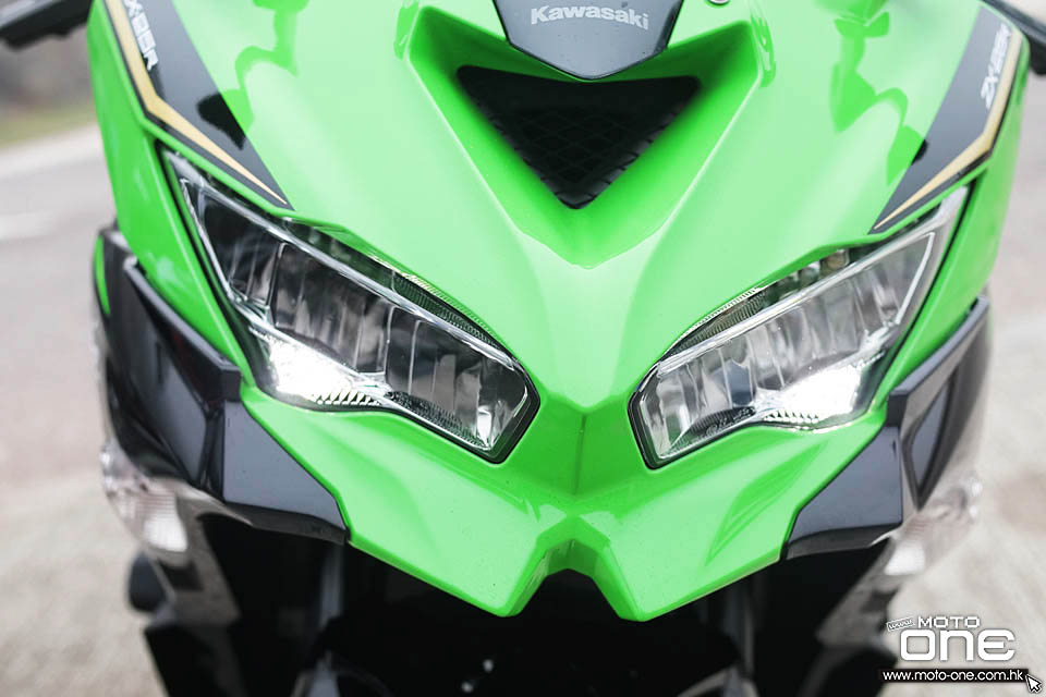 2021 KAWASAKI ZX-25R RIDING