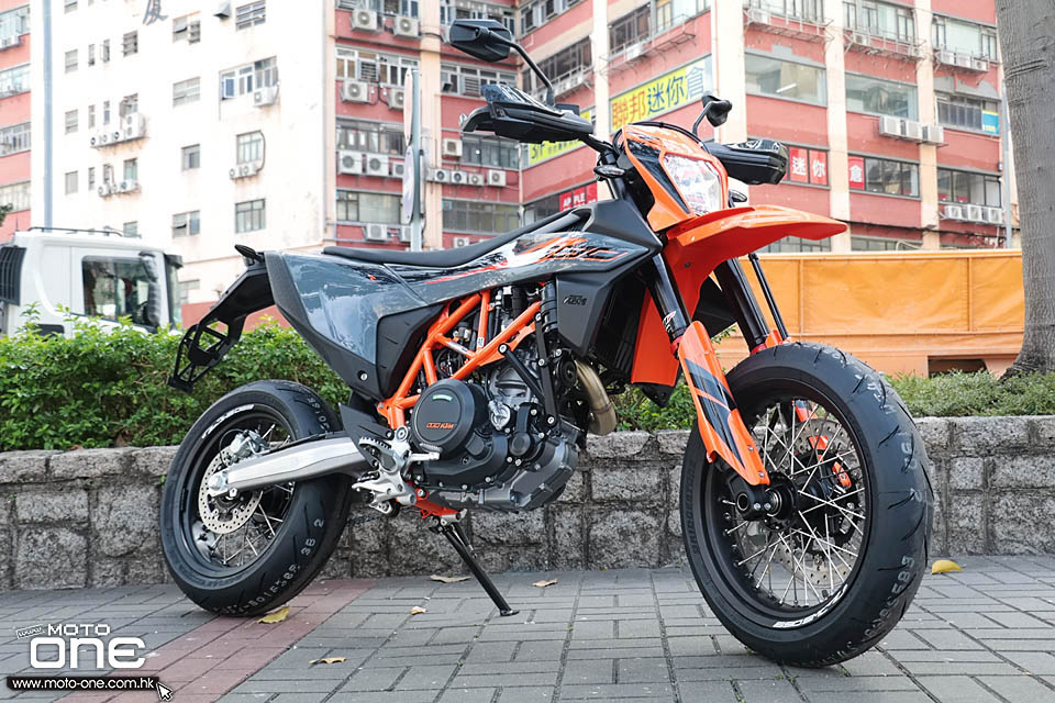 2021 KTM 690 SMC R