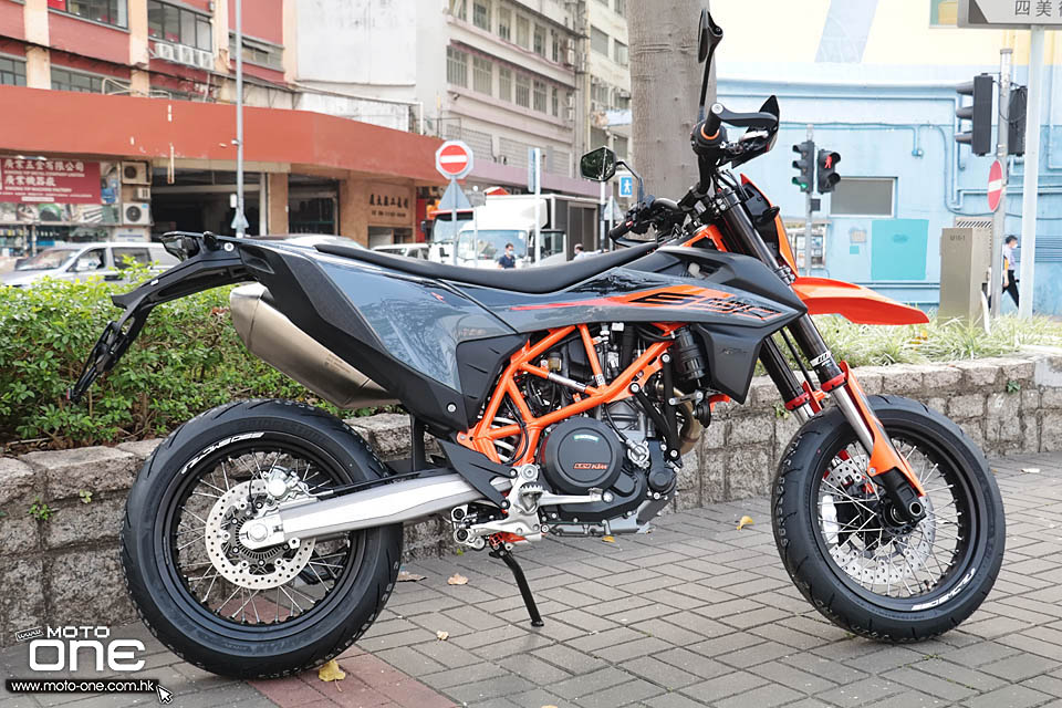 2021 KTM 690 SMC R