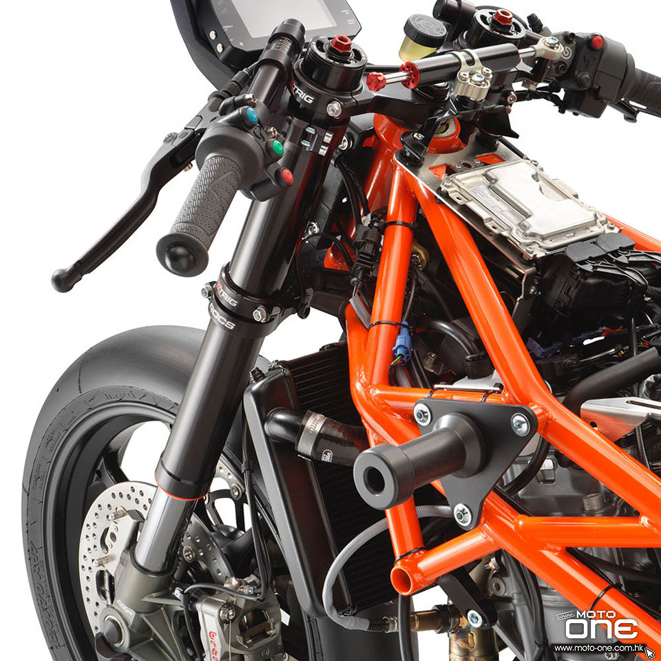 2022 KTM RC-8C track