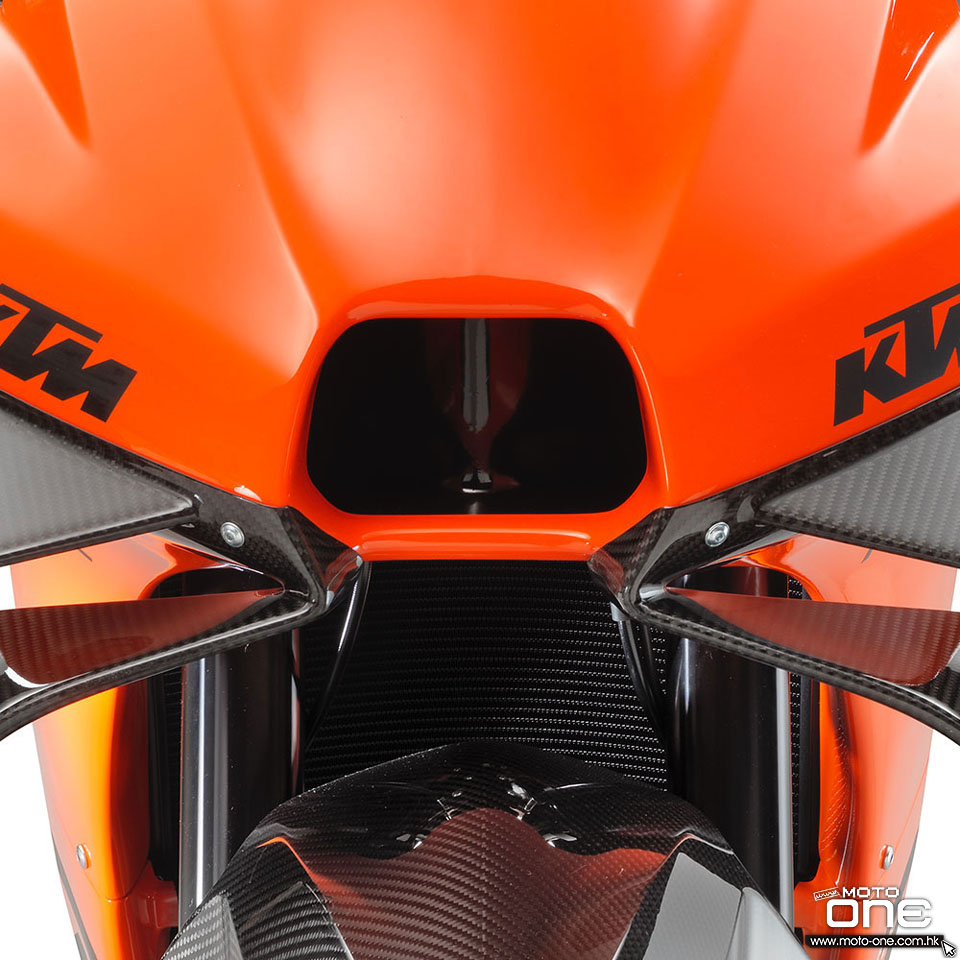 2022 KTM RC-8C track