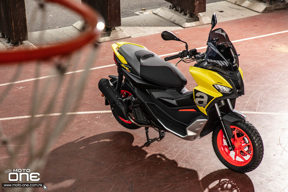 2022 APRILIA SR-GT 200 SPORT