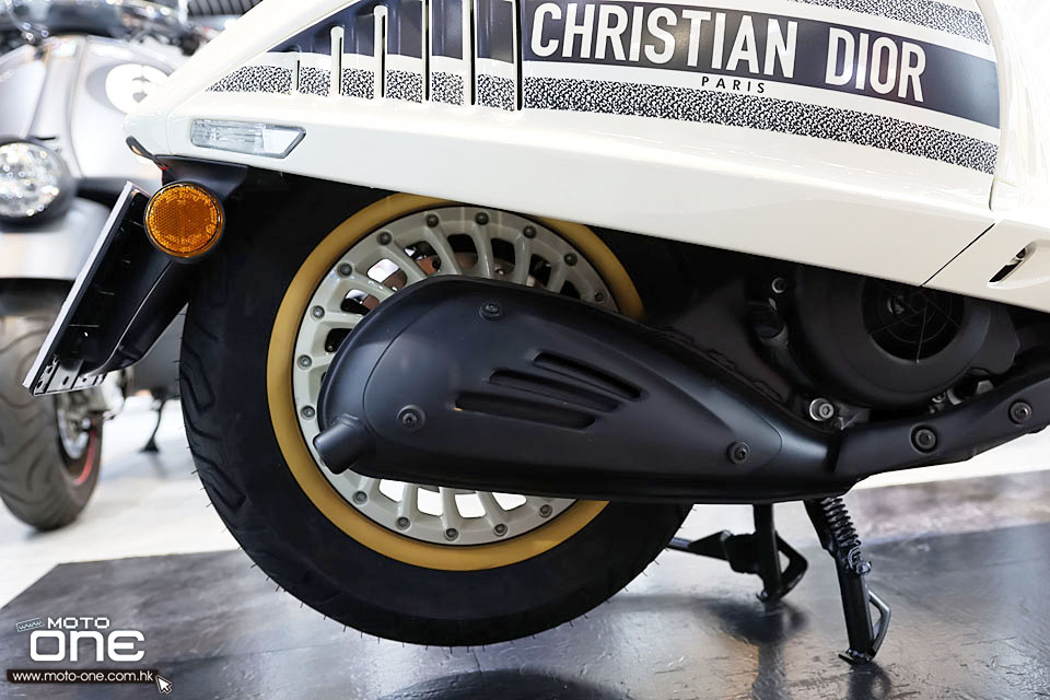 2021 Vespa 946 Christian Dior