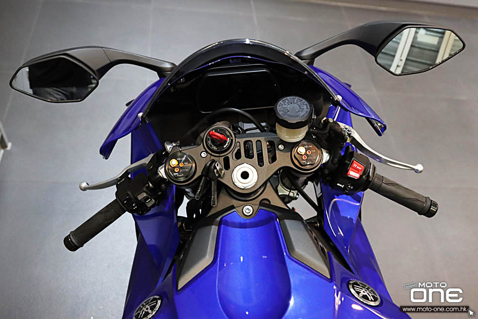 2022 YAMAHA YZF-R1