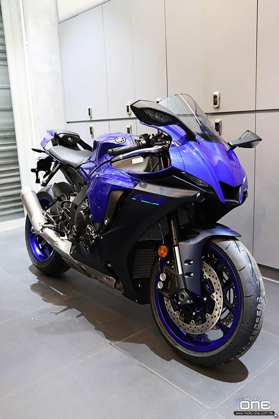 2022 YAMAHA YZF-R1