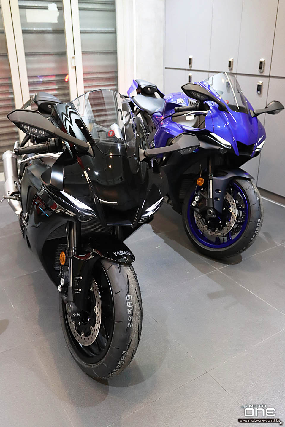 2022 YAMAHA YZF-R1