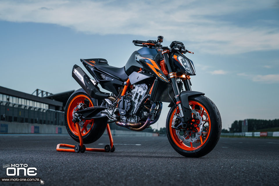 2022 KTM 890 DUKE R