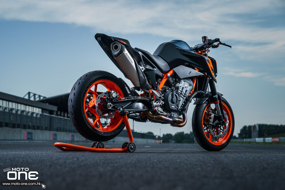 2022 KTM 890 DUKE R