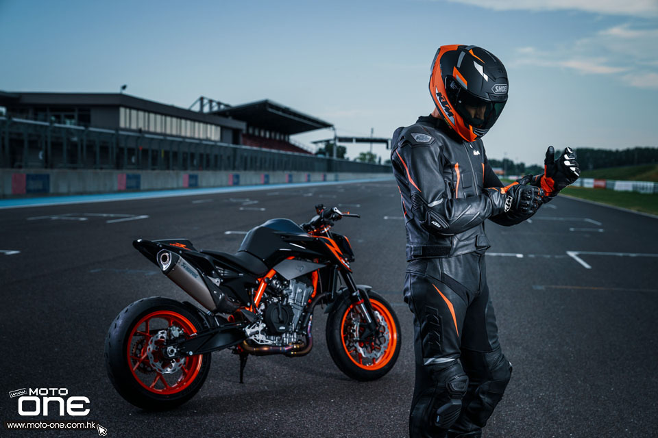 2022 KTM 890 DUKE R