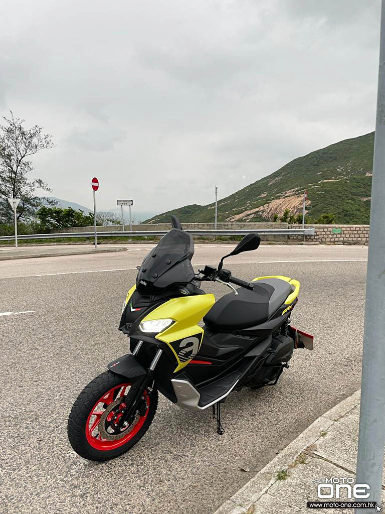 2022 APRILIA SR-GT 200