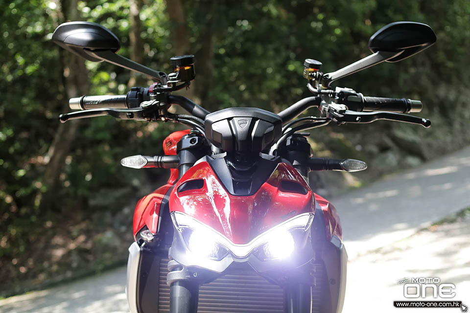 2022 Ducati Streetfighter V2