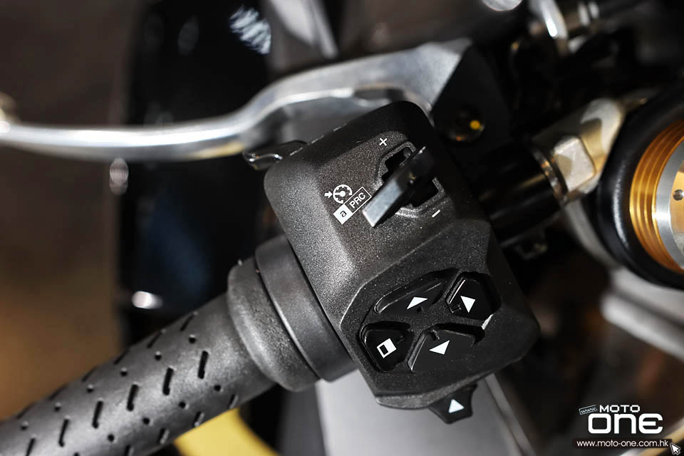 2022 Aprilia RSV4 Factory Ultra Dark