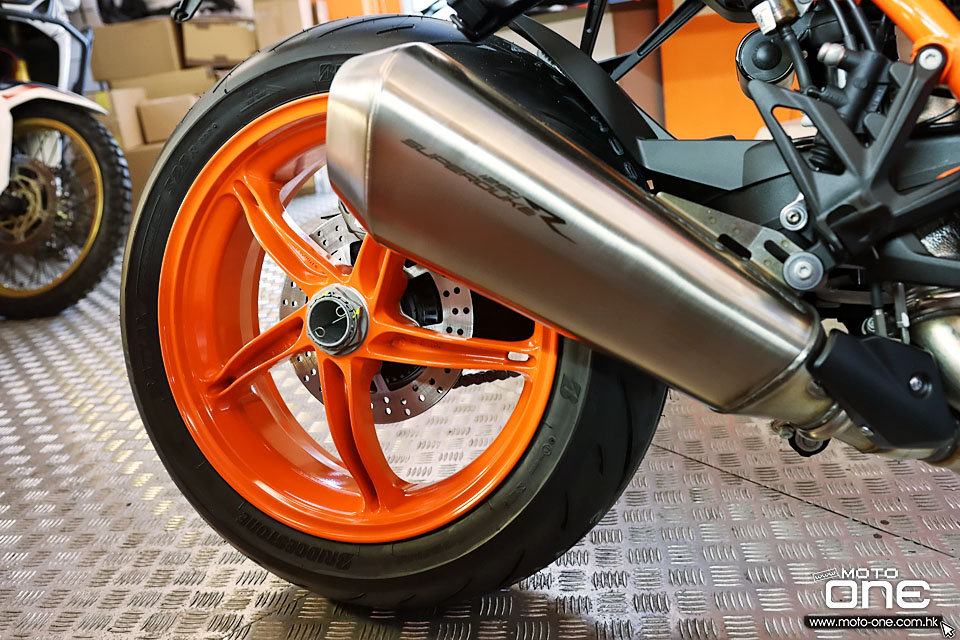 2022 KTM 1290 SUPER DUKE R