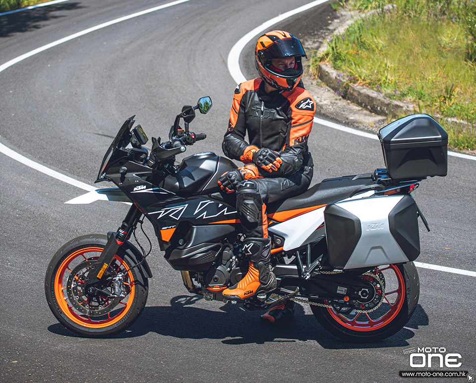 2023 KTM 890 SMT