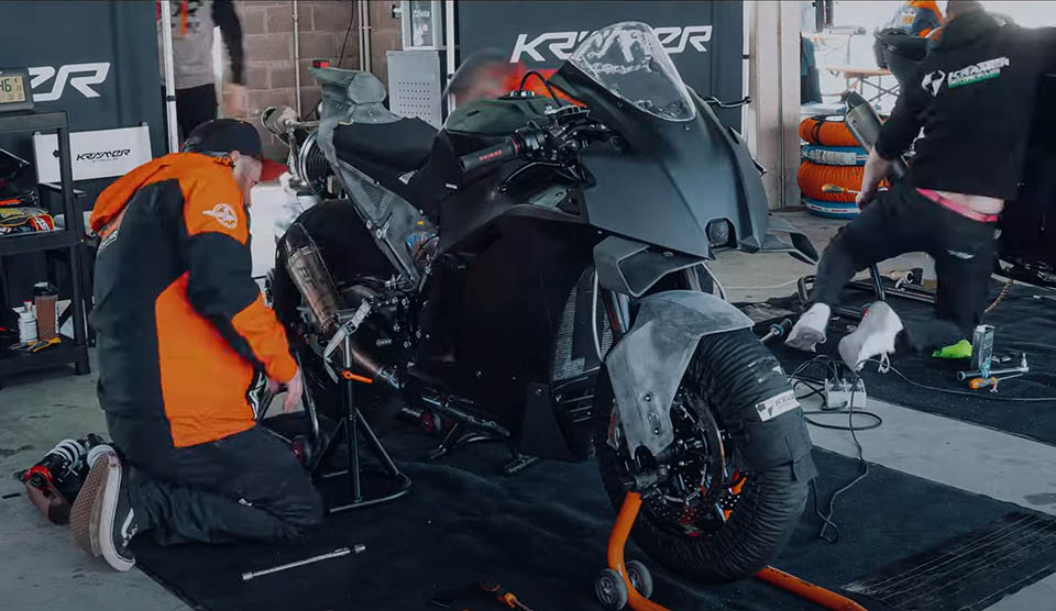 2025 KTM 990RC R