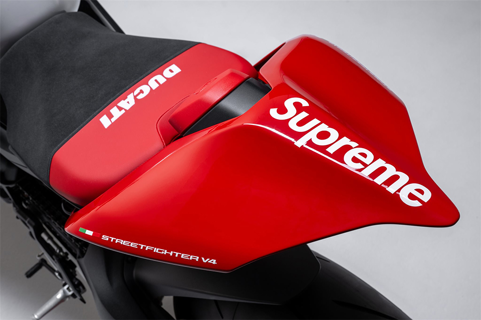 2025_ducati streetfighter v4s supreme