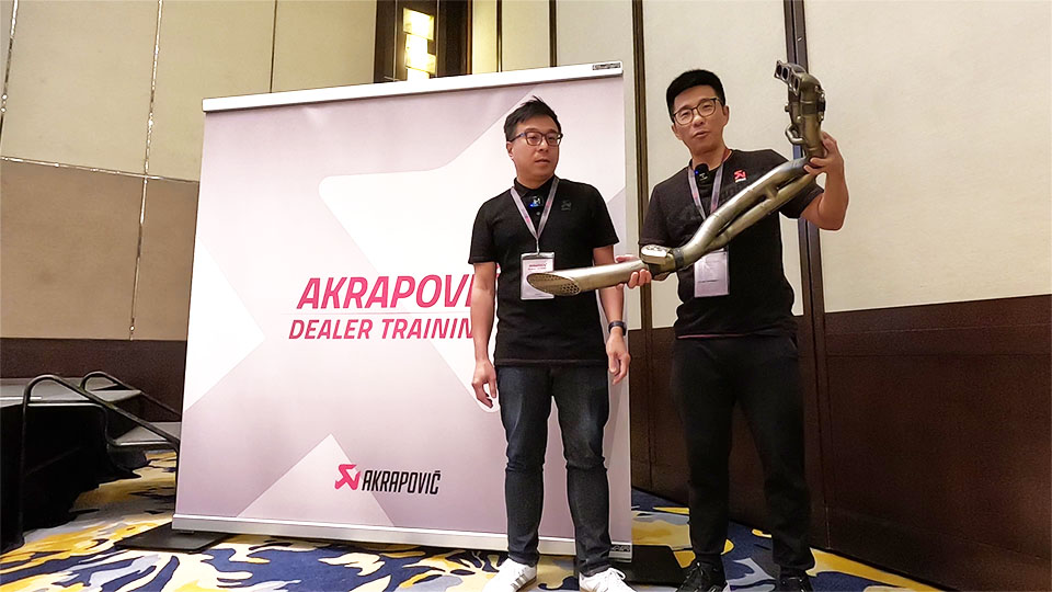 AKRAPOVIC/