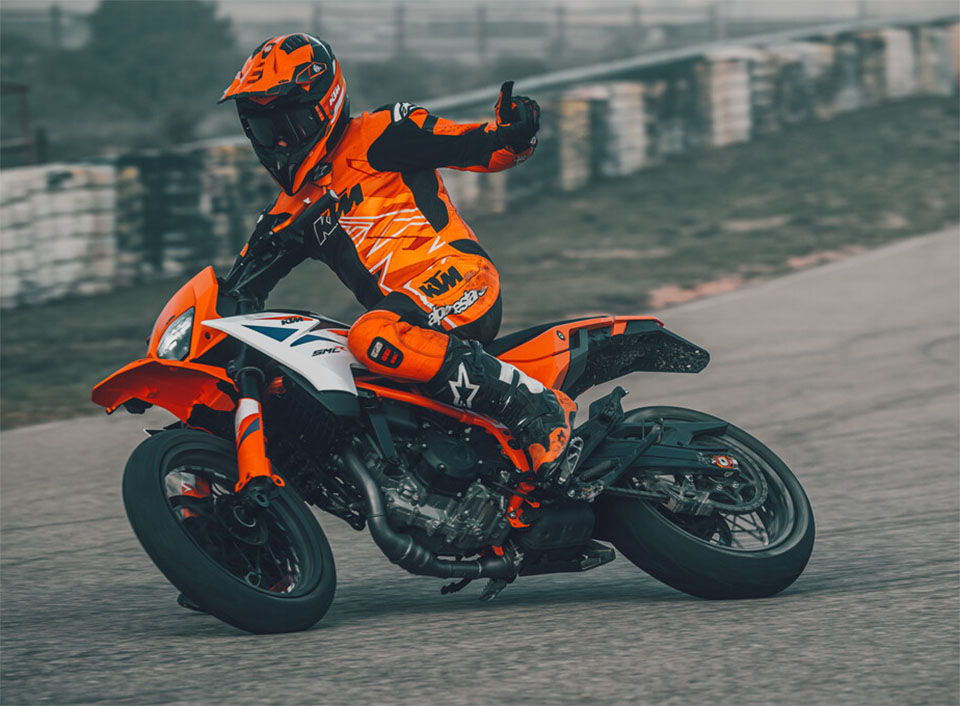 2025_KTM 390 SMC R