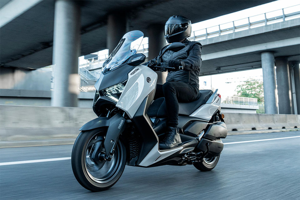 2025_YAMAHA XMAX 300 TECH MAX+